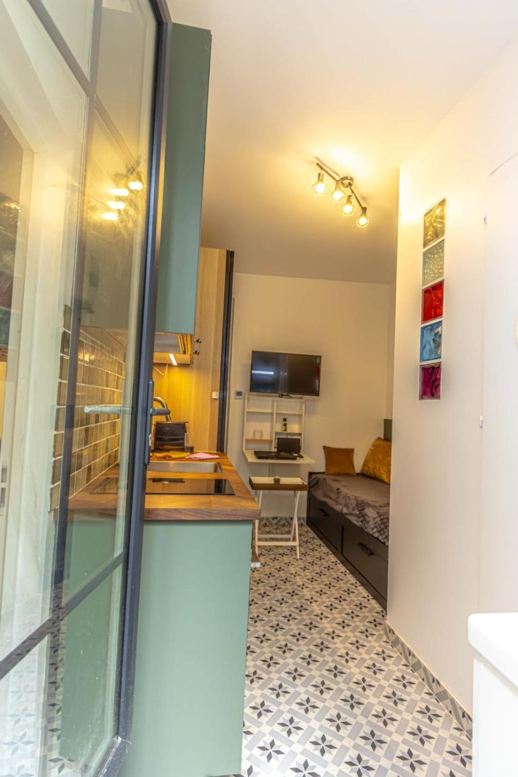 2 Complete New Cozy 25 M2 Paris